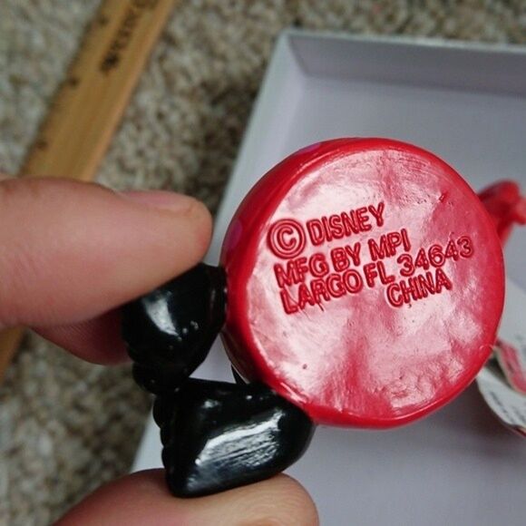 New vintage Minnie mouse sit on float keychain with clip - Picture 2 of 9